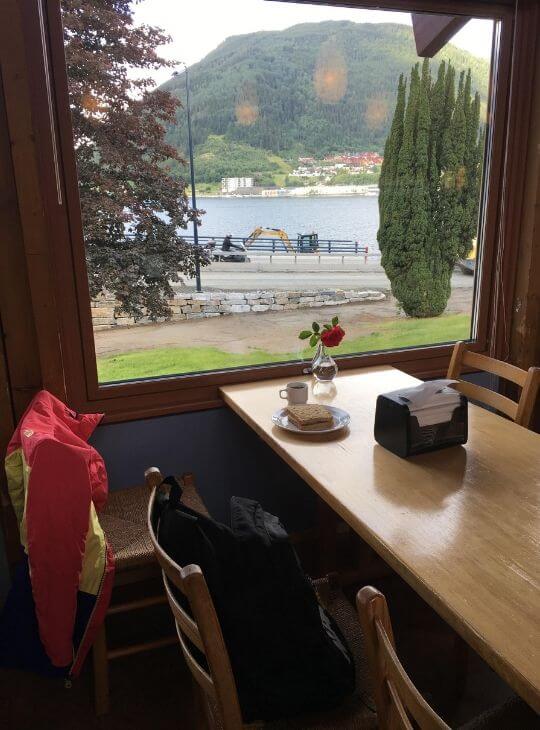 挪威Sogndal hostel吃早餐