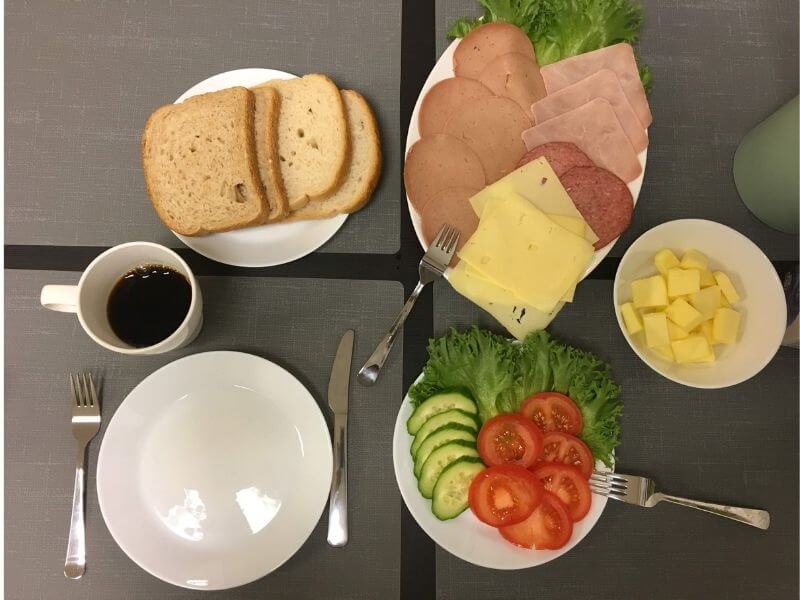 挪威Volda hostel早餐